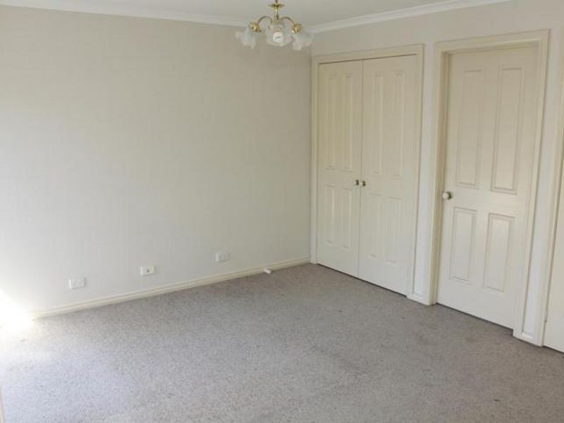 2/20 Robjant Street, Hampton Park VIC 3976