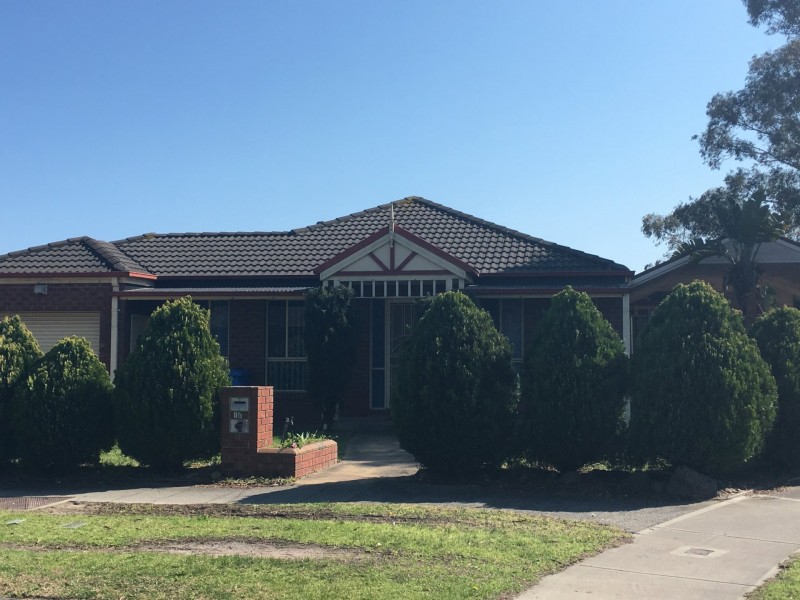 18 Henry Lawson Drive, Lynbrook VIC 3975