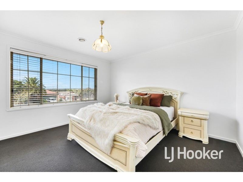 6 Amberly Park Drive, Narre Warren South VIC 3805