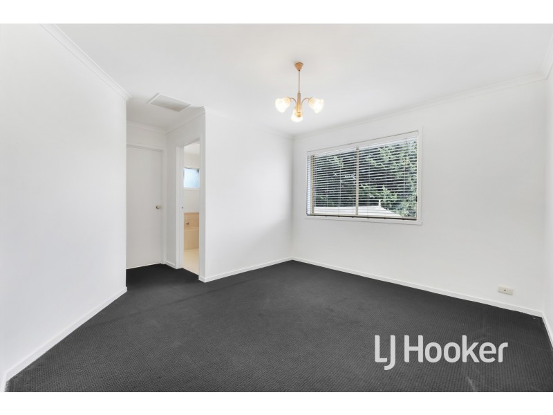 6 Amberly Park Drive, Narre Warren South VIC 3805