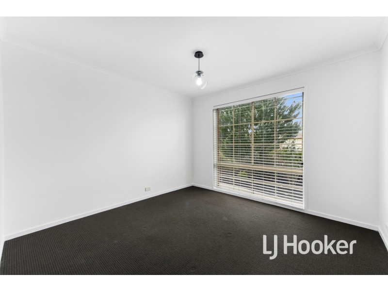 6 Amberly Park Drive, Narre Warren South VIC 3805