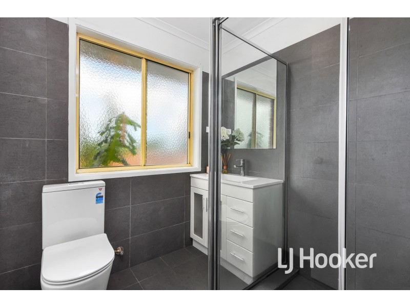 6 Amberly Park Drive, Narre Warren South VIC 3805