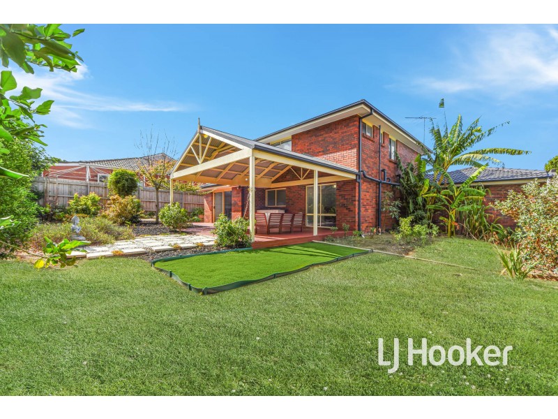 6 Amberly Park Drive, Narre Warren South VIC 3805