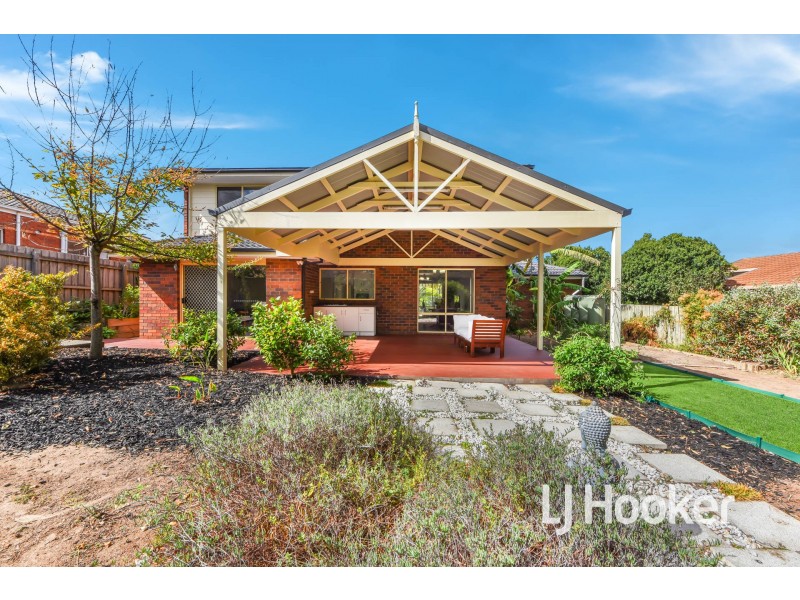6 Amberly Park Drive, Narre Warren South VIC 3805