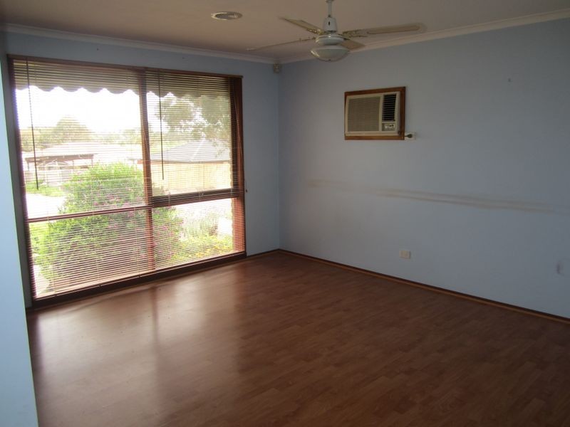 6 Chiswick Court, Hampton Park VIC 3976