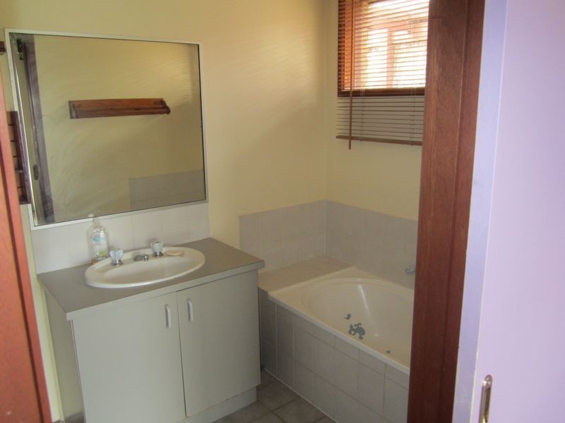 6 Chiswick Court, Hampton Park VIC 3976