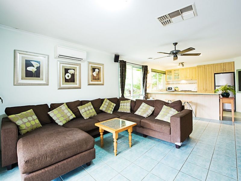 4 Kendari Court, Hampton Park VIC 3976