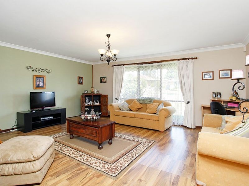 8 Heather Court, Hampton Park VIC 3976