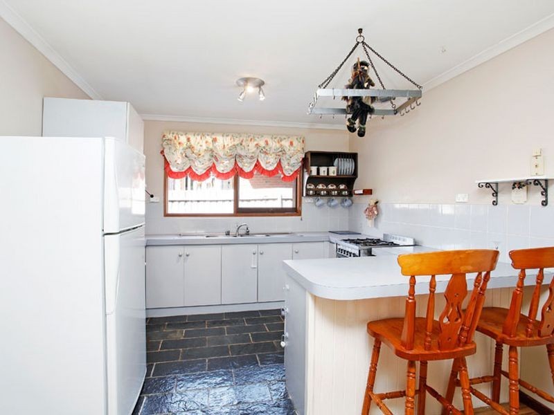 8 Heather Court, Hampton Park VIC 3976