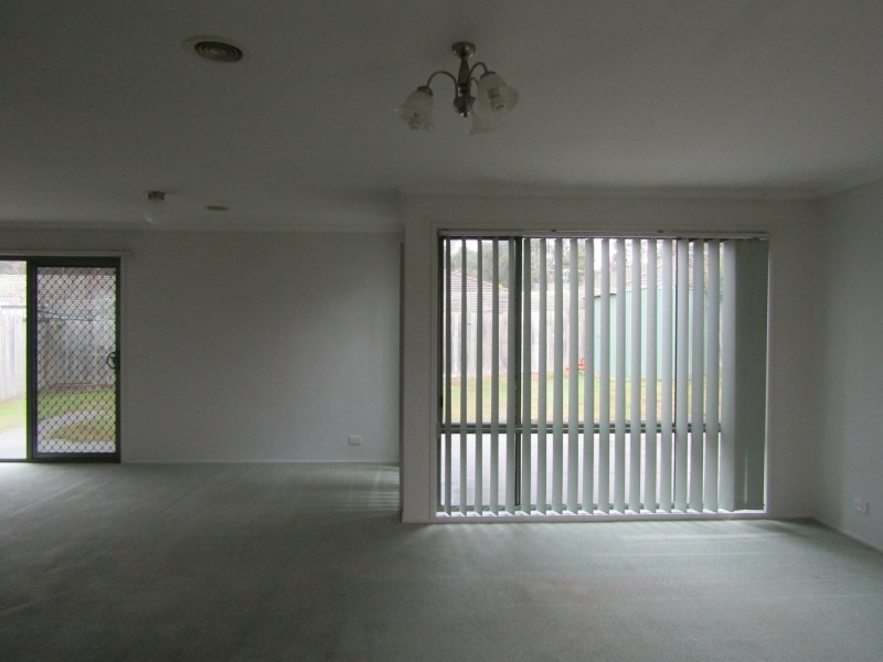 7 Woodside Close, Hampton Park VIC 3976