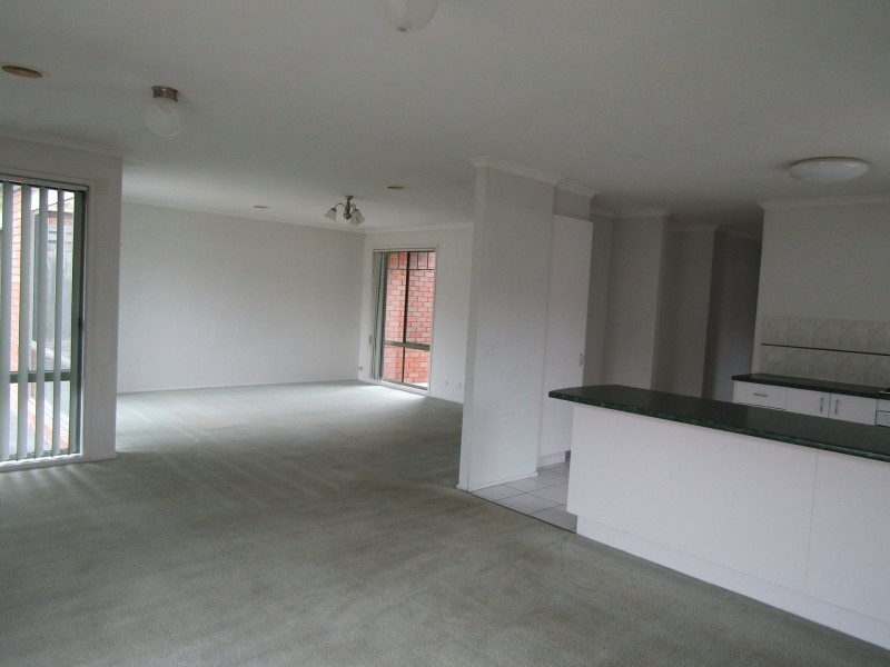 7 Woodside Close, Hampton Park VIC 3976