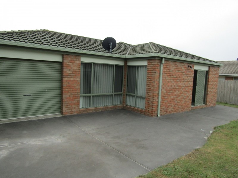 7 Woodside Close, Hampton Park VIC 3976