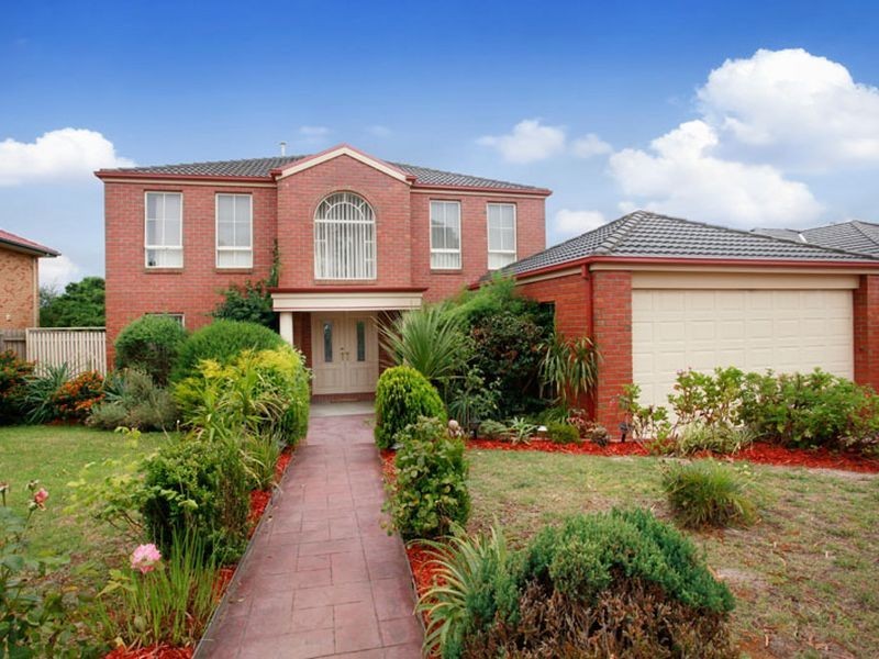 12 Sugarloaf Boulevard, Lynbrook VIC 3975