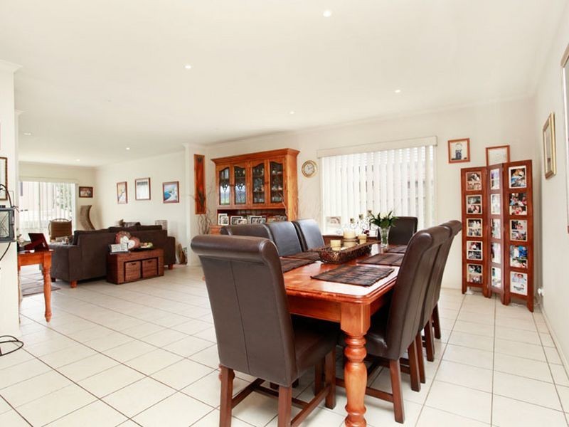 12 Sugarloaf Boulevard, Lynbrook VIC 3975