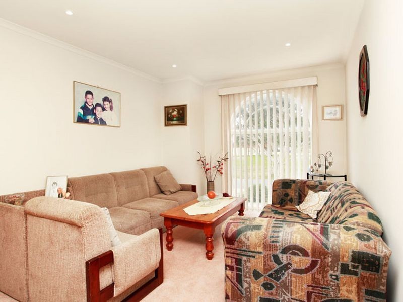 12 Sugarloaf Boulevard, Lynbrook VIC 3975