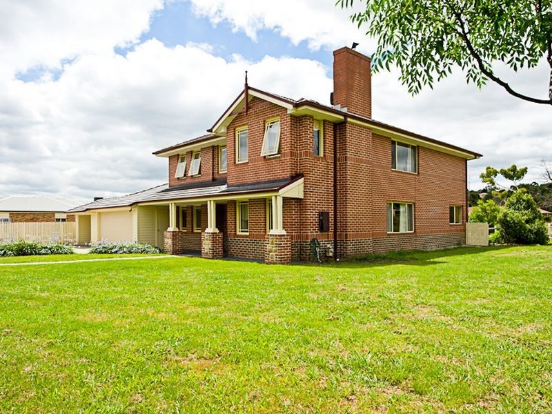 92 Crawley Road, Narre Warren North VIC 3804