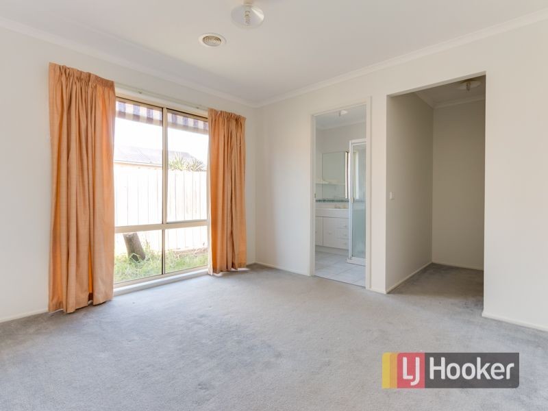 48 Cato Parkway, Lynbrook VIC 3975