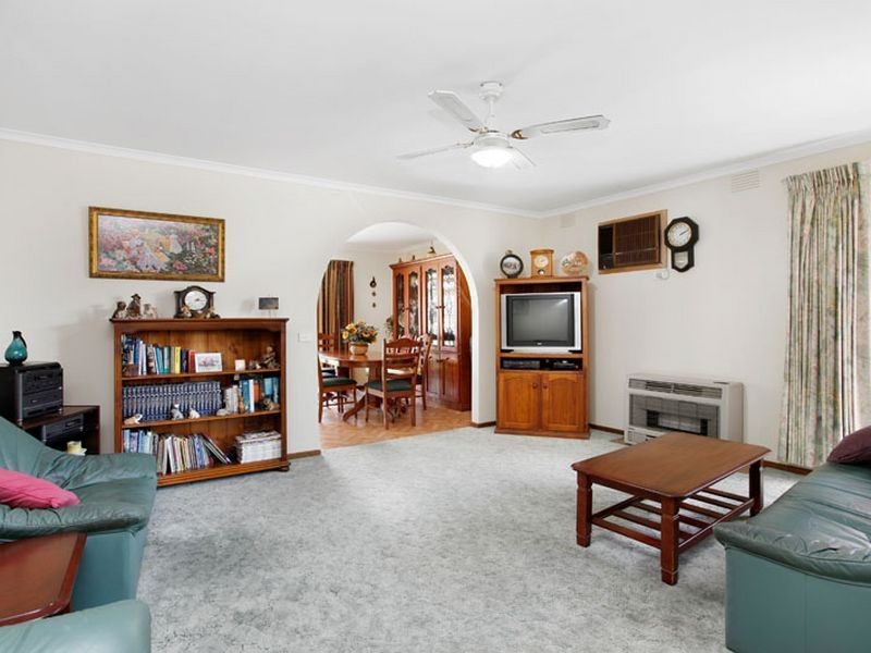 27 Alma Road, Hampton Park VIC 3976