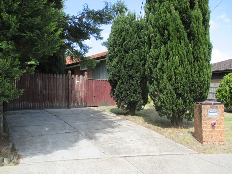 18 Mark Court, Hampton Park VIC 3976