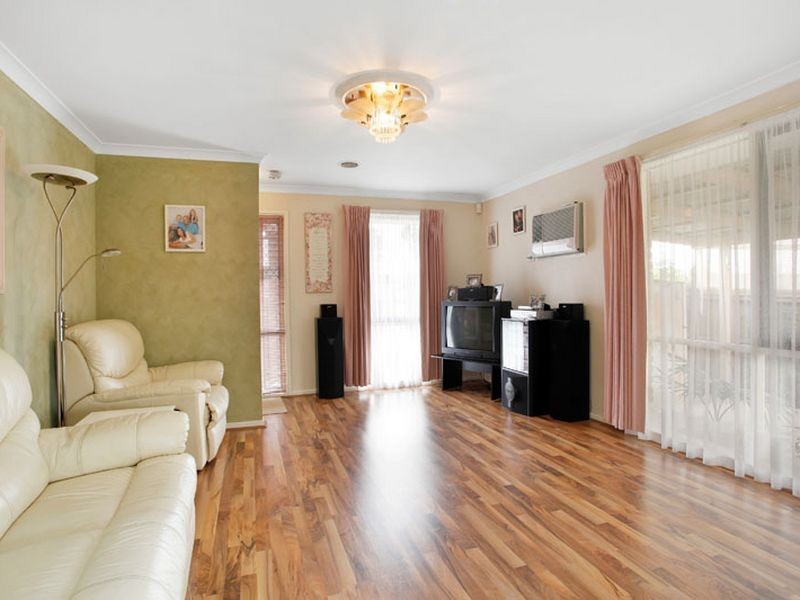 2 Briarley Court, Hampton Park VIC 3976