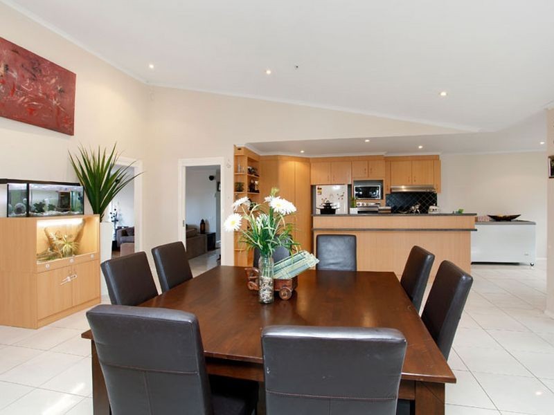 10 Hillrise Close, Narre Warren South VIC 3805