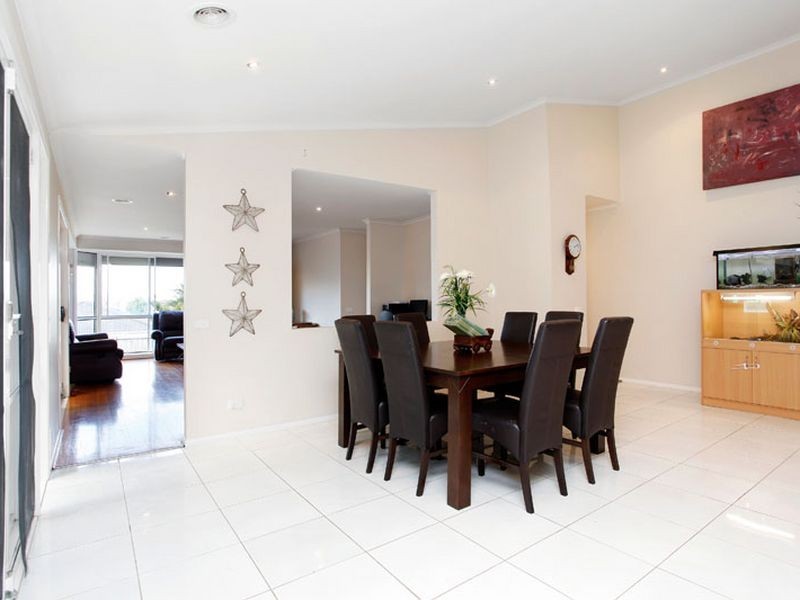 10 Hillrise Close, Narre Warren South VIC 3805