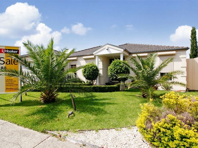 10 Hillrise Close, Narre Warren South VIC 3805