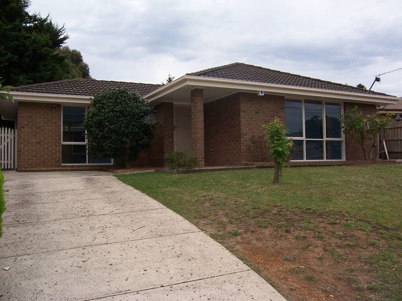 2 Erin Court, Hampton Park VIC 3976