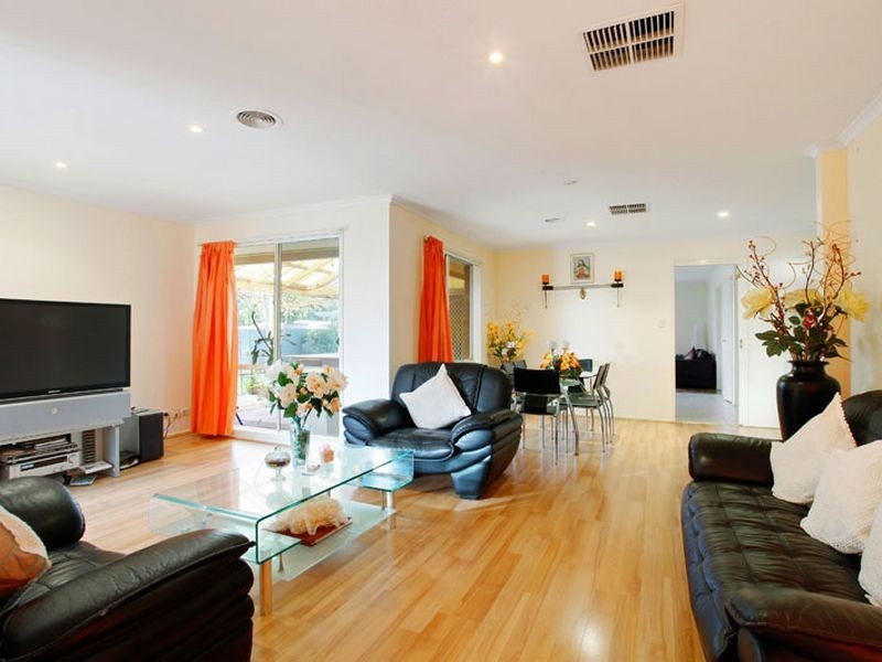 43 Bemersyde Drive, Berwick VIC 3806