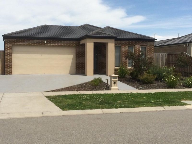 5 Snowy Drive, Lynbrook VIC 3975