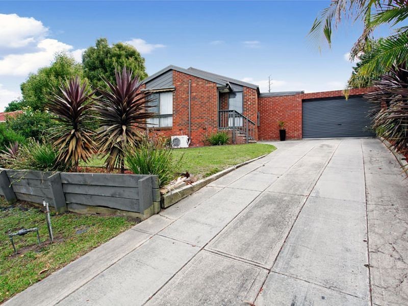 9 Basil Close, Hallam VIC 3803