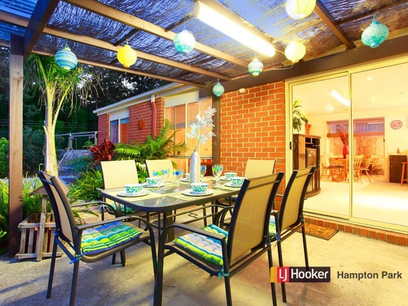 18 Redwood Avenue, Hampton Park VIC 3976