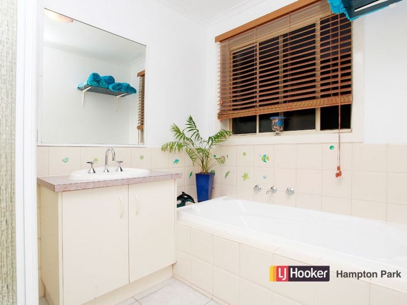 18 Redwood Avenue, Hampton Park VIC 3976