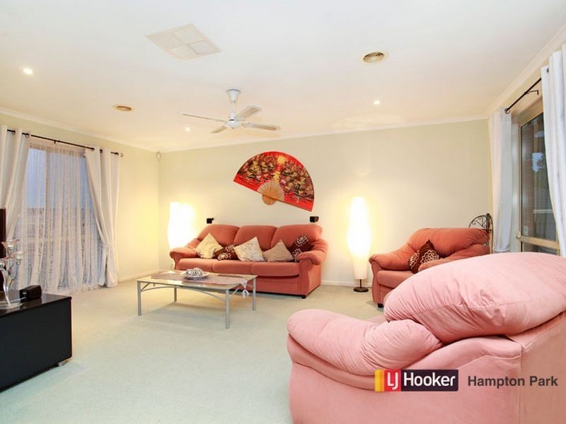 18 Redwood Avenue, Hampton Park VIC 3976