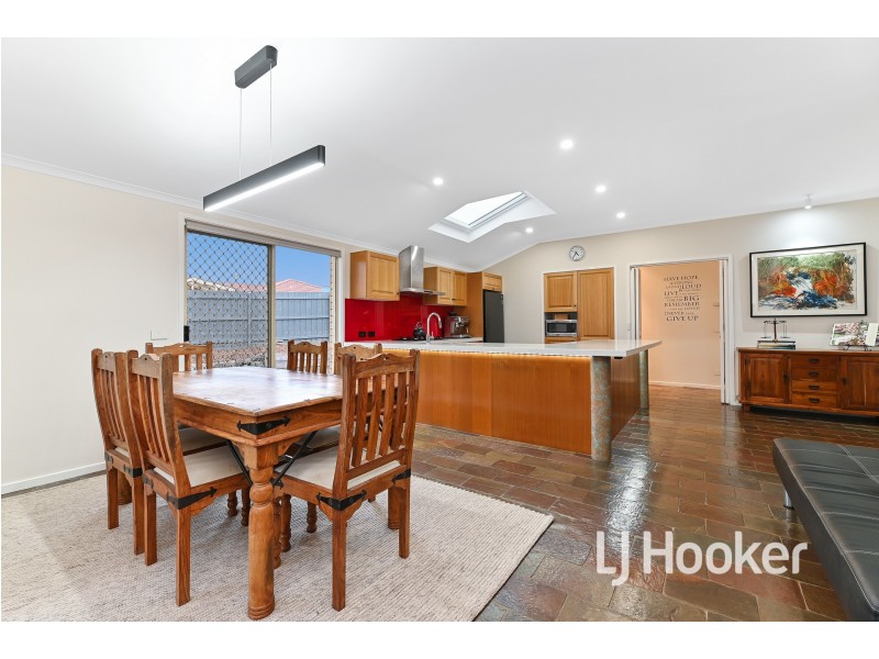 5 Hazel Court, Hampton Park VIC 3976
