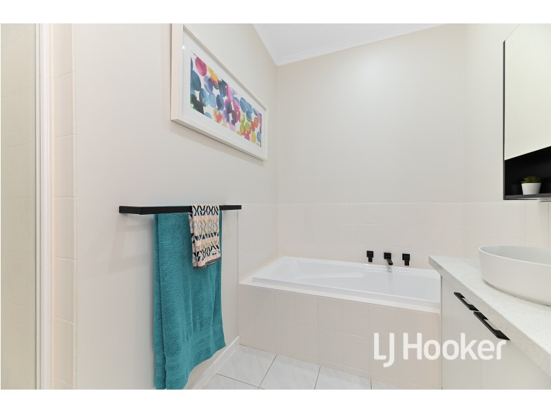 5 Hazel Court, Hampton Park VIC 3976