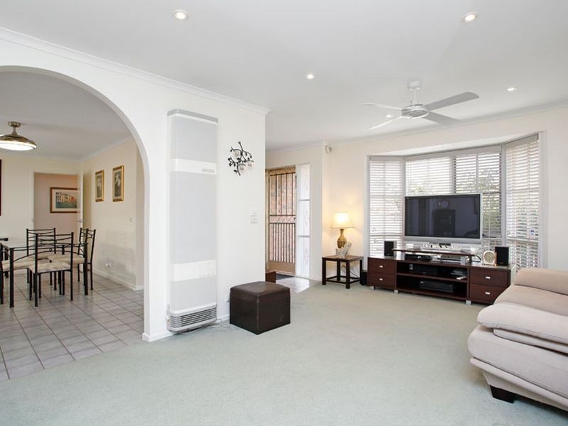 5 Justin Circuit, Hampton Park VIC 3976