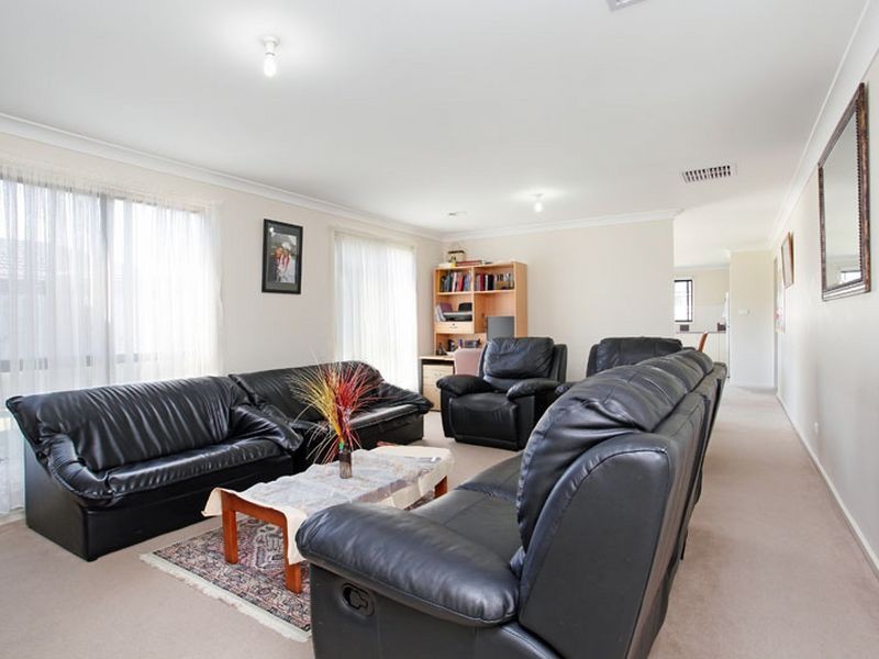 2 Cranberry Place, Cranbourne VIC 3977