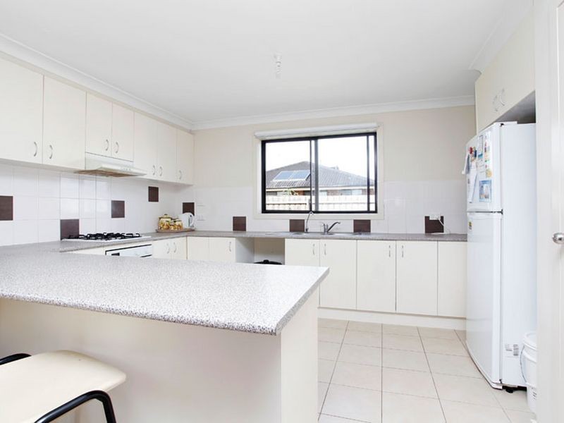 2 Cranberry Place, Cranbourne VIC 3977