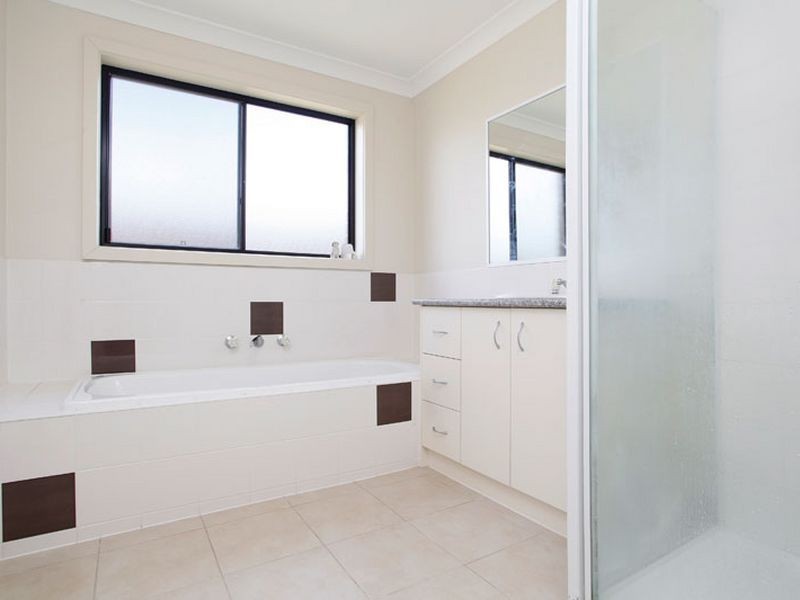 2 Cranberry Place, Cranbourne VIC 3977