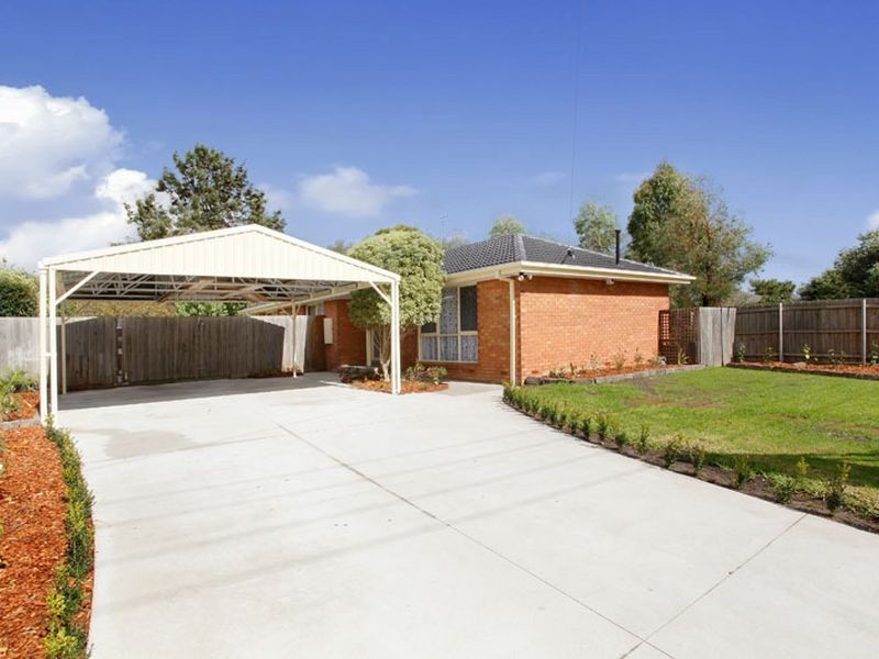8 Lilian Court, Hampton Park VIC 3976