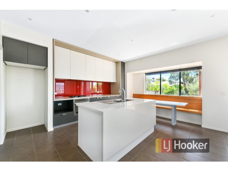 8 Viewmount Place, Sandhurst VIC 3977