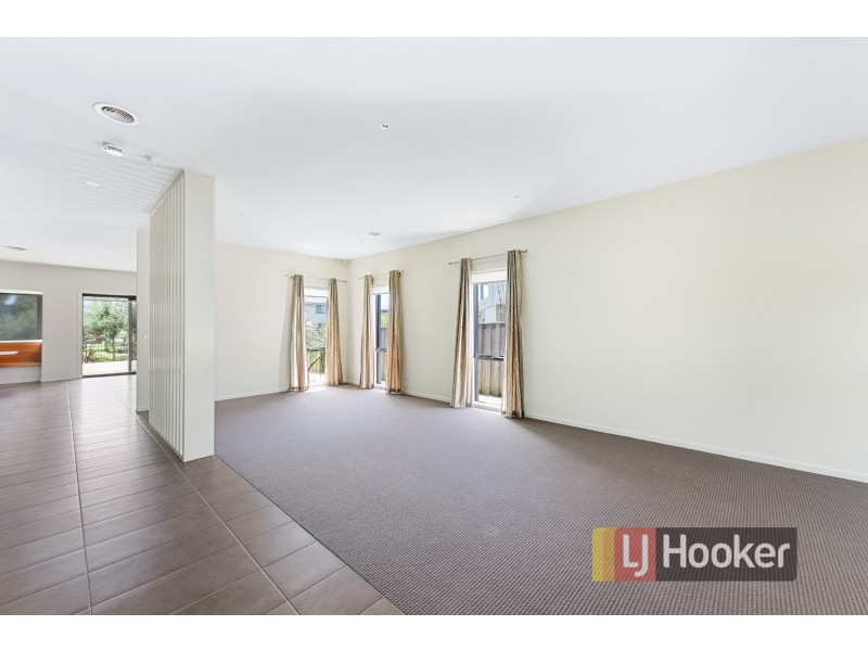 8 Viewmount Place, Sandhurst VIC 3977