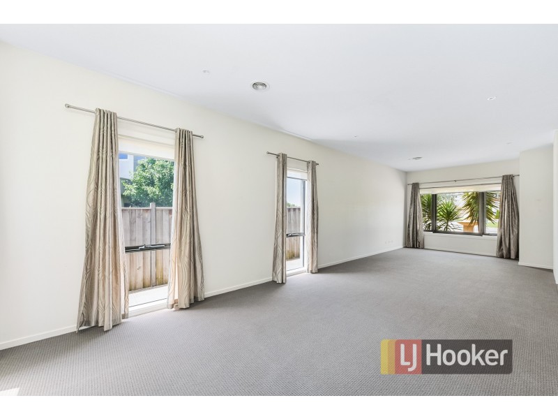 8 Viewmount Place, Sandhurst VIC 3977