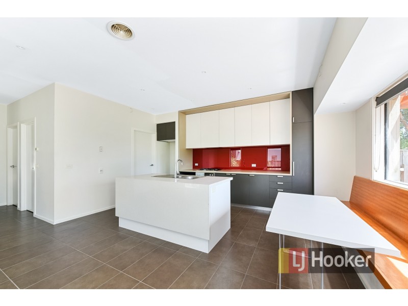 8 Viewmount Place, Sandhurst VIC 3977