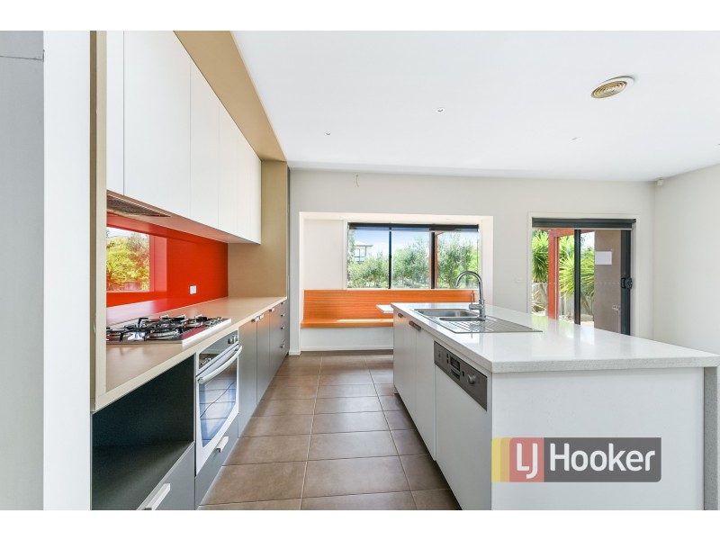 8 Viewmount Place, Sandhurst VIC 3977