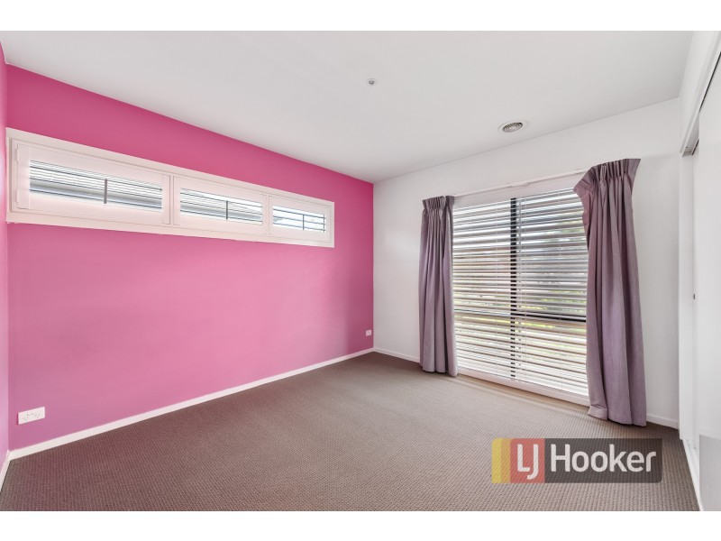 8 Viewmount Place, Sandhurst VIC 3977