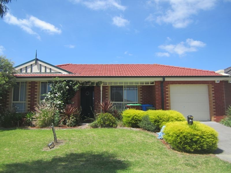 25 Strabane Way, Hampton Park VIC 3976