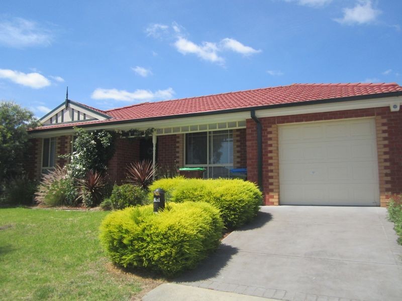25 Strabane Way, Hampton Park VIC 3976