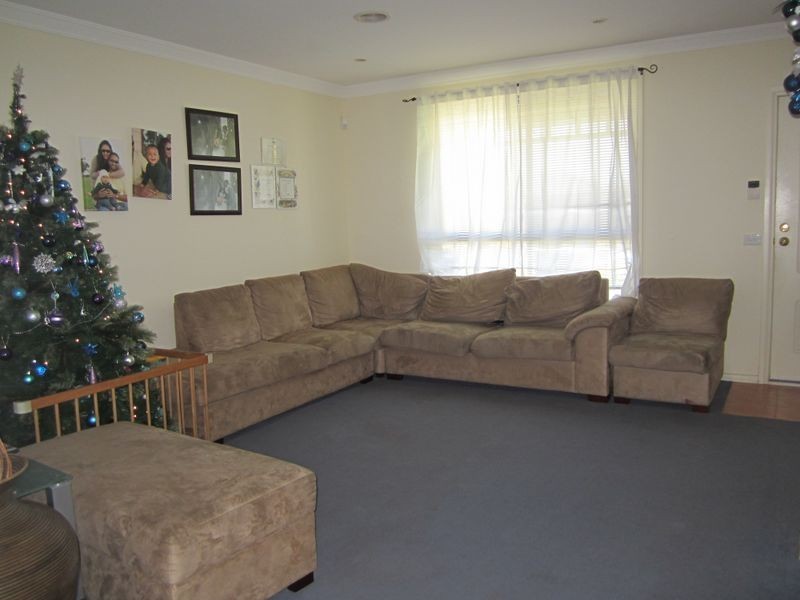 25 Strabane Way, Hampton Park VIC 3976